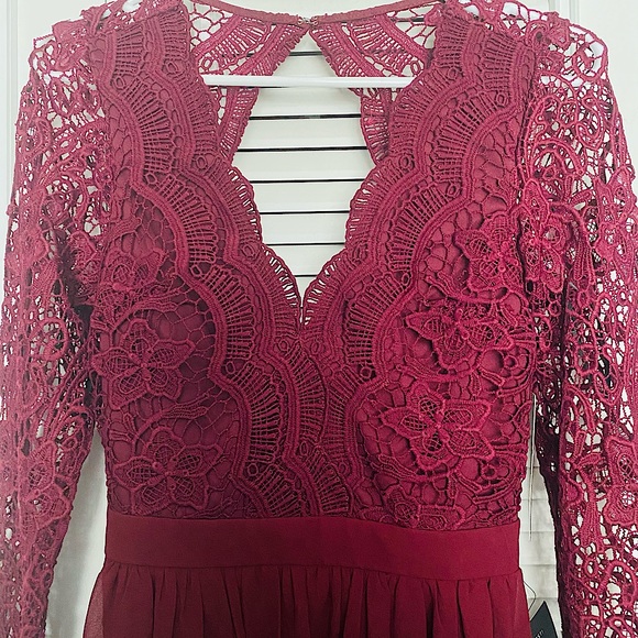 awaken my love burgundy long sleeve lace maxi dress Lulu's Awaken My Love Burgundy Long Sleeve Lace Maxi Dress Sz L NWT